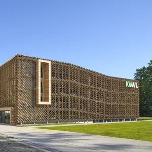 Neubau eines Mitarbeiter-Parkhauses in Dortmund mit Holzfassade/Fassadenbegrünung zur Verbesserung des umliegenden Microklimas &amp; Ladestationen für E-Mobilität + Geplantes Gründach & PV-Anlagen für energetische Selbstversorgung.