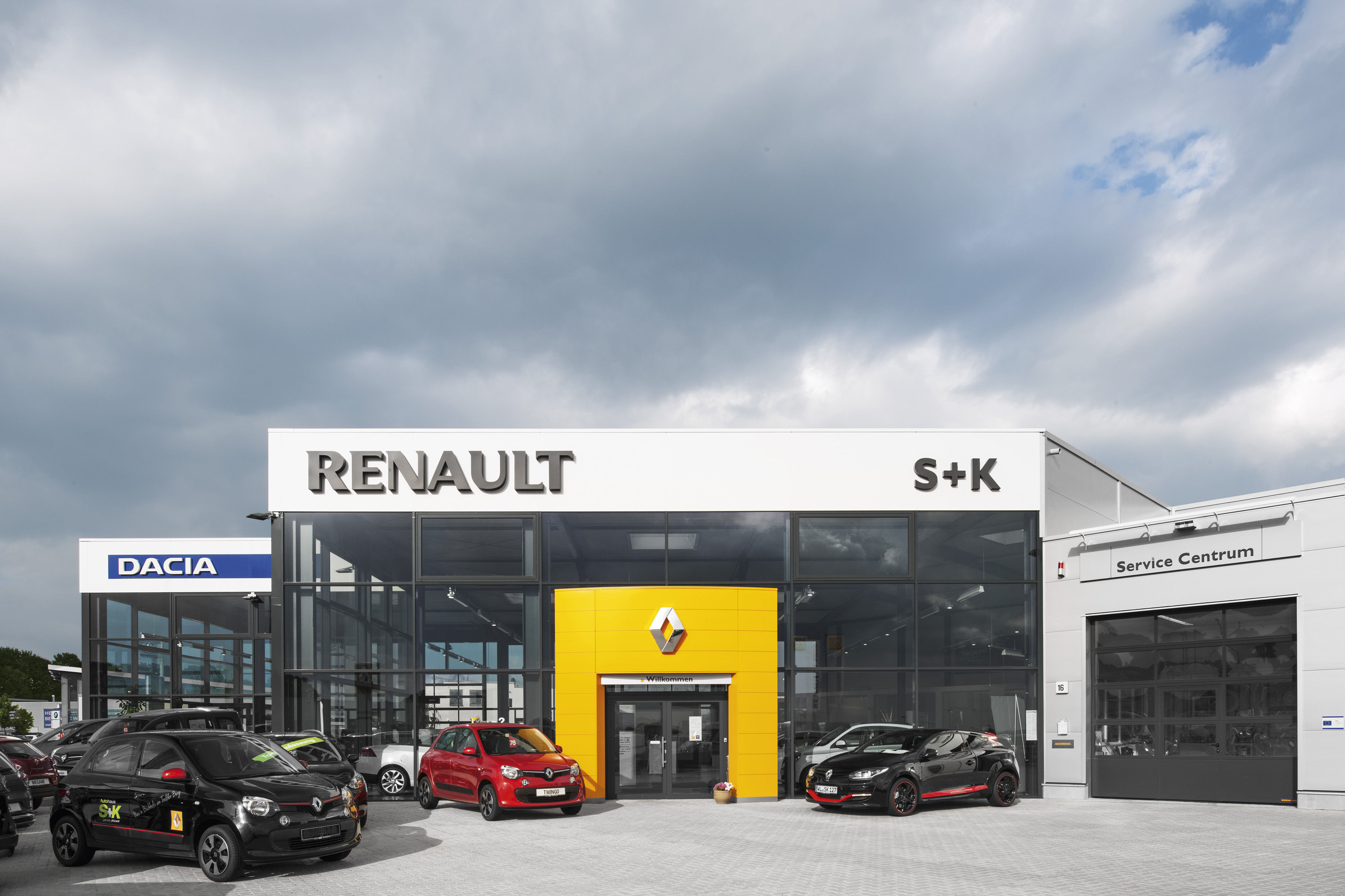 Neubau und Plaung des Autohauses S + K in Neu Wulmstorf nahe Hamburg Front